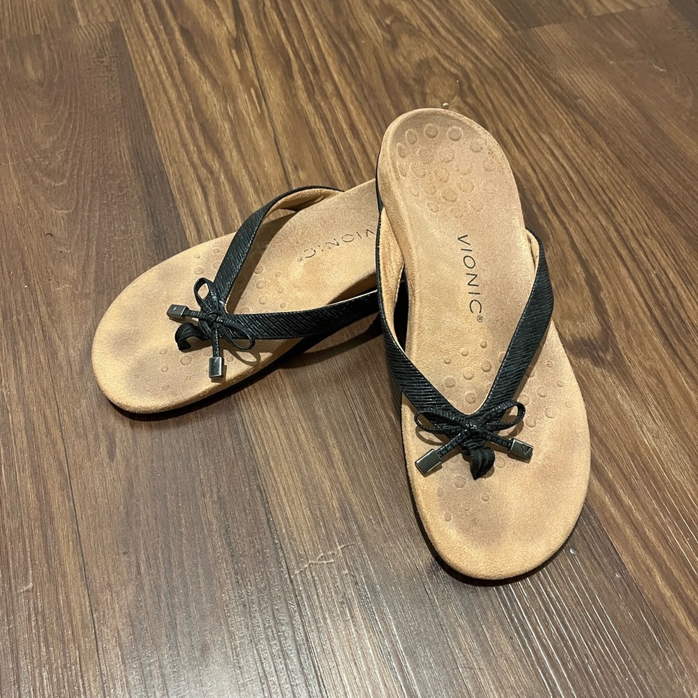 Vionic Women's Rest Bella Toe Post Sandal, Black - Picture 1 of 8